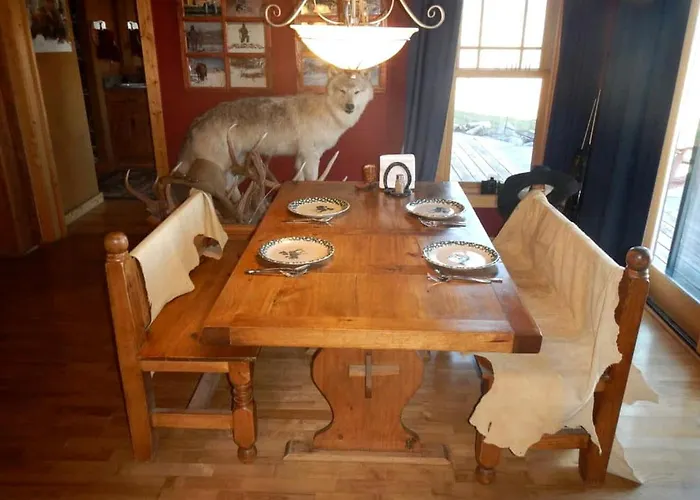 Rustic With Breakfast Near Shoshone National Forest, Wyoming Holiday home *